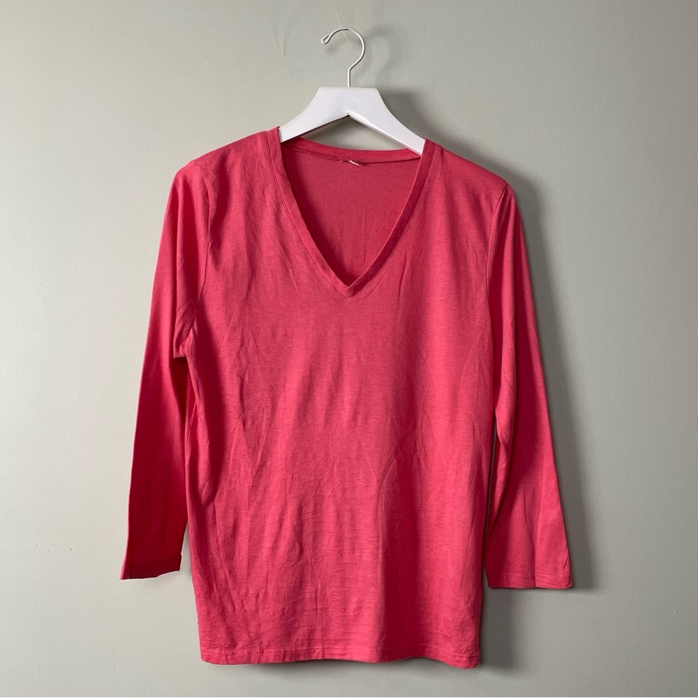 V-Neck T shirt / Size L